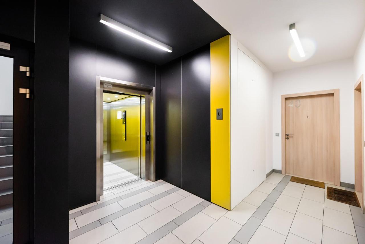 Wola Luxury Wooden Apartment 바르샤바 외부 사진